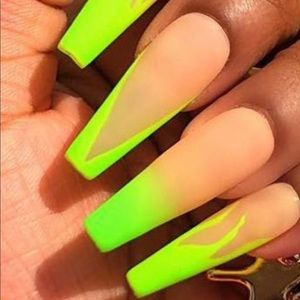 Meet your Posher, Lennisa